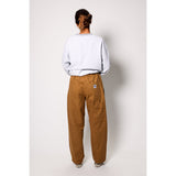 Baggy skate pants in a Camel Lights beige tone. The retro skate trousers with the oversized cut of the 90s, essential for 90s streetwear khaki fans. Made in USA.