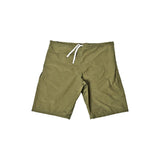 "The Original Limpies" skate shorts in Oliver (military green) color. A loose design, perfect as baggy skate shorts, that evokes the military vintage streetwear look of the 90s decade.